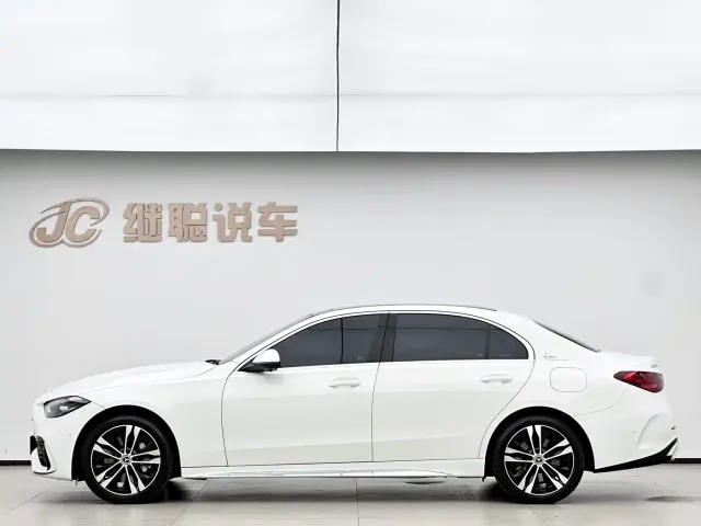 Mercedes-Benz C-Class — Фото автомобиля 2