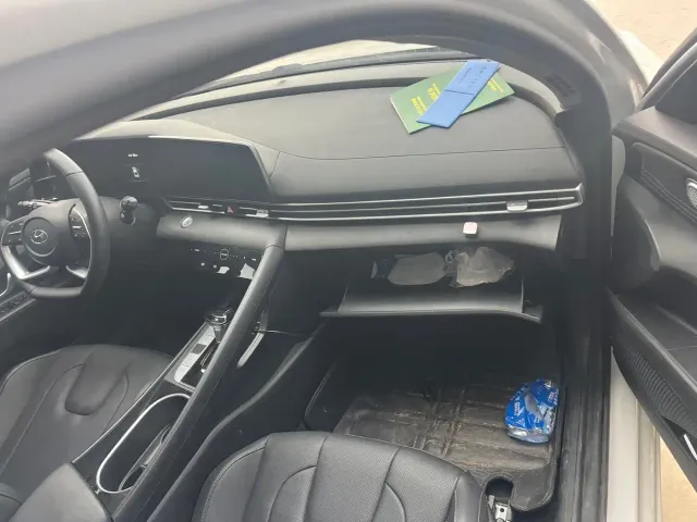 Hyundai Elantra — Фото автомобиля 4