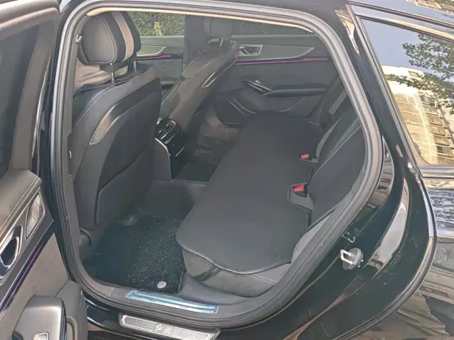 Hongqi H9 — Фото автомобиля 11