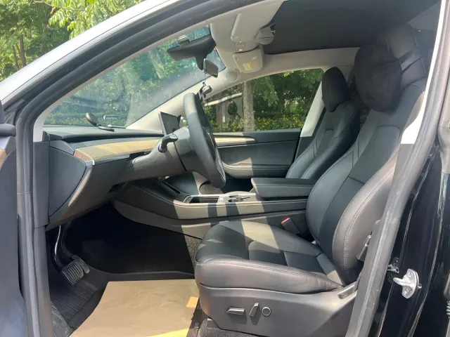 Tesla Model Y — Фото автомобиля 8