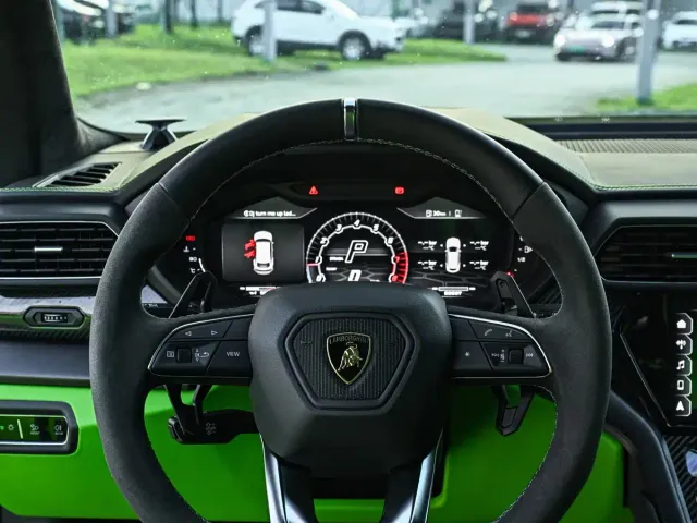 Lamborghini Urus — Фото автомобиля 10