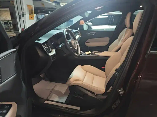 Volvo XC60 — Фото автомобиля 15