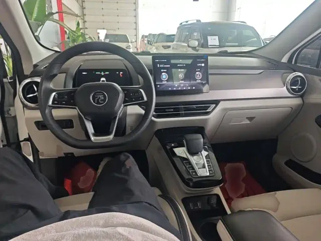 BYD Yuan Pro — Фото автомобиля 9