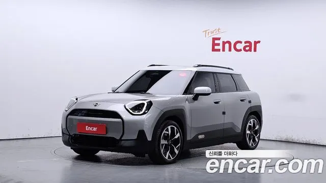 Фотография автомобиля — MINI Aceman 1st Gen