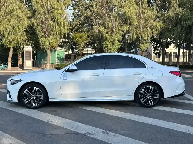 Mercedes-Benz C-Class — Фото автомобиля 3