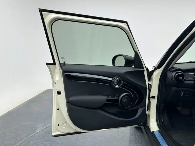 MINI Hatch — Фото автомобиля 12