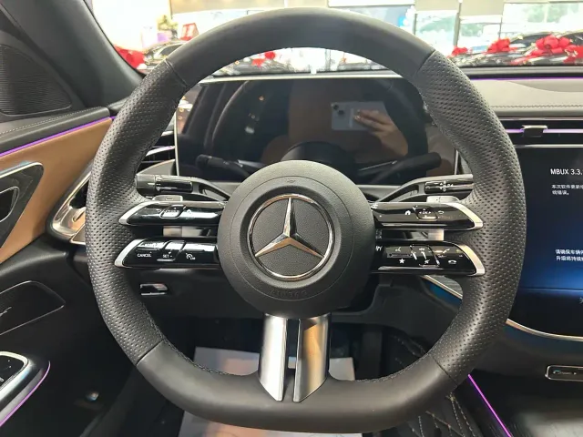 Mercedes-Benz E-Class — Фото автомобиля 5