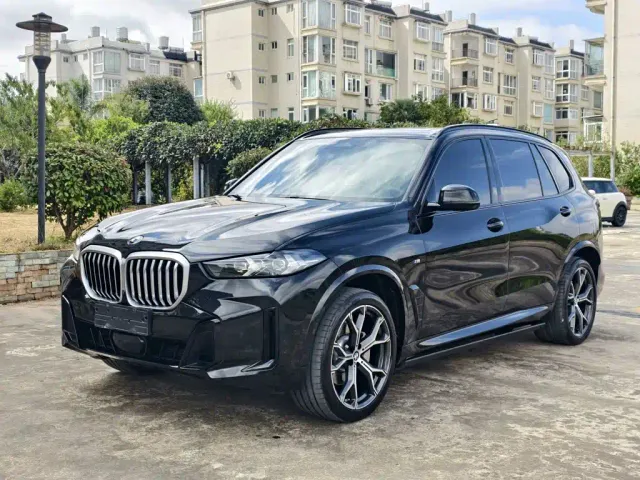 Фотография автомобиля — BMW X5