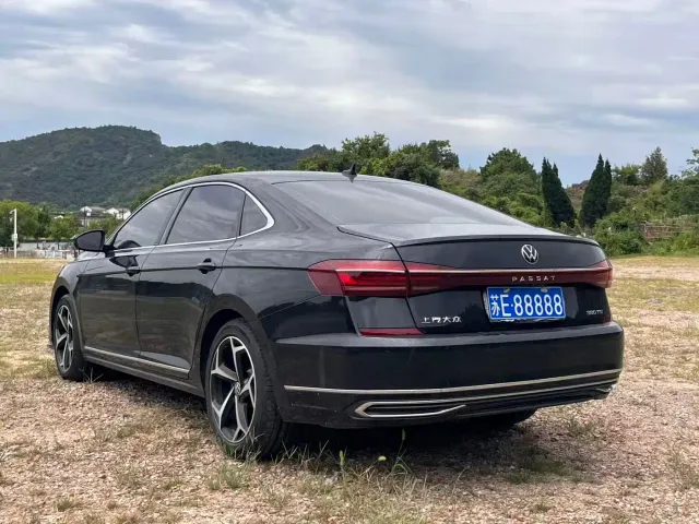 Volkswagen Passat — Фото автомобиля 7