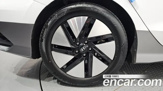 Hyundai Ioniq6 — Фото автомобиля 5