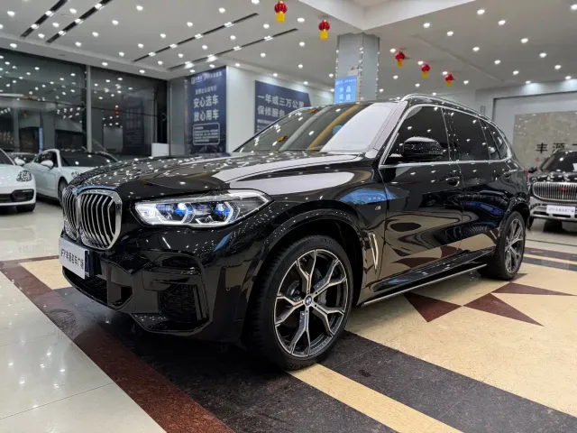 Фотография автомобиля — BMW X5