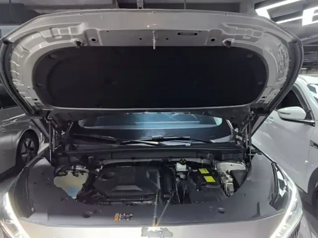 Roewe RX5 — Фото автомобиля 19