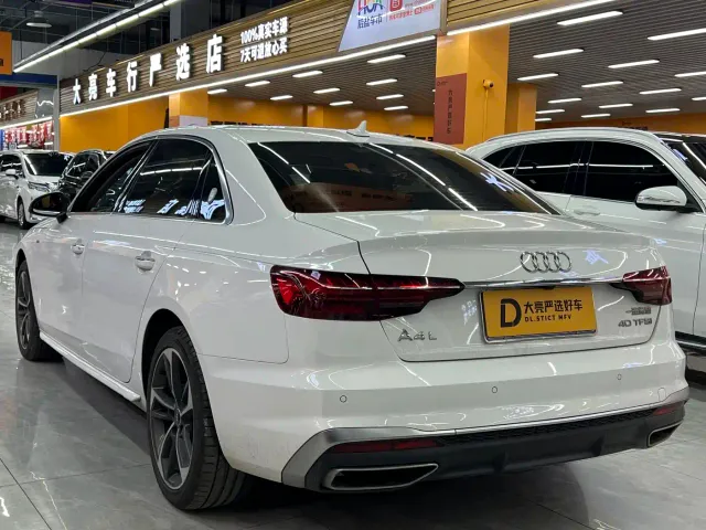 Audi A4L — Фото автомобиля 3