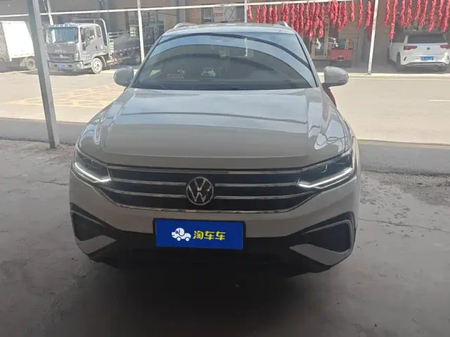 Volkswagen Tiguan L — Фото автомобиля 2