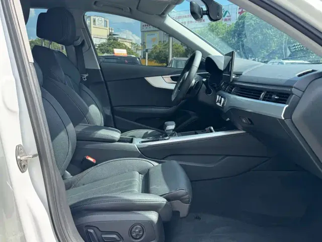Audi A4L — Фото автомобиля 13
