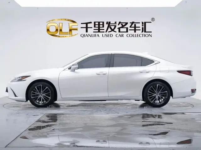 Lexus ES — Фото автомобиля 7