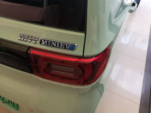 Wuling Hongguang Mini EV — Фото автомобиля 7