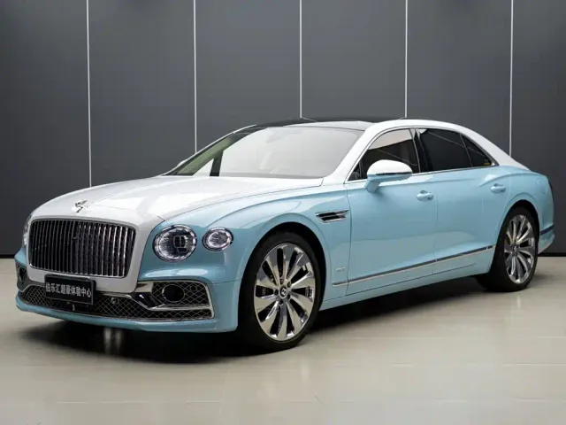 Bentley Flying Spur — Фото автомобиля 2