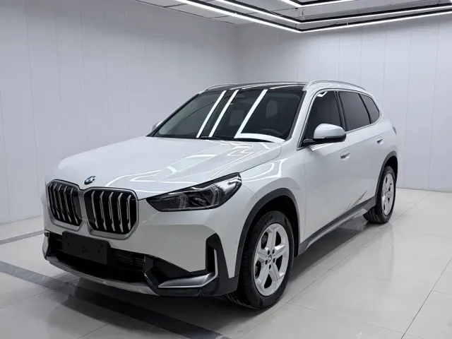 Фотография автомобиля — BMW X1