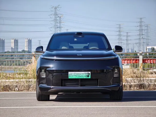 Li Auto L9 — Фото автомобиля 2