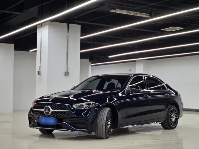 Фотография автомобиля — Mercedes-Benz C-Class