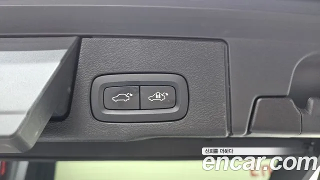 Volvo XC60 Generation 2 — Фото автомобиля 18