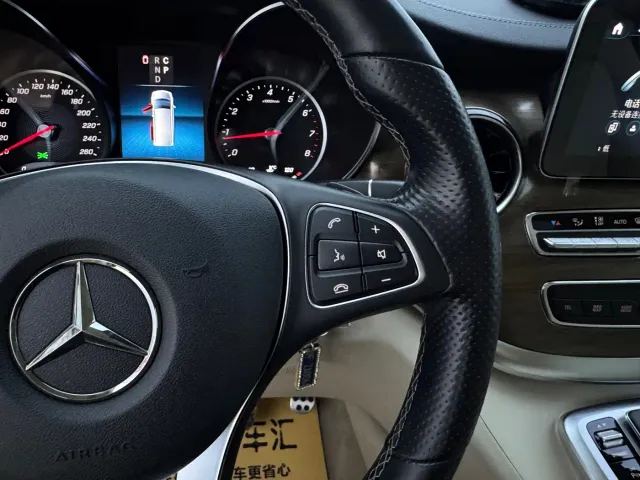 Mercedes-Benz V-Class — Фото автомобиля 19
