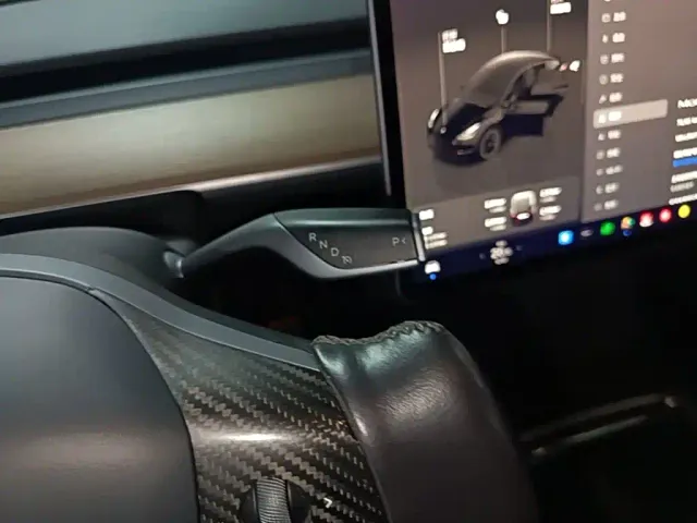 Tesla Model Y — Фото автомобиля 13
