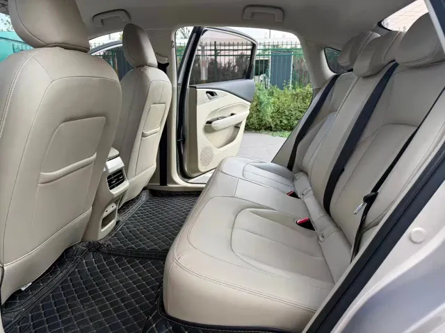 Wuling Starlight — Фото автомобиля 12