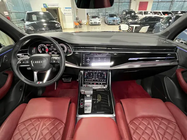 Audi SQ7 — Фото автомобиля 18