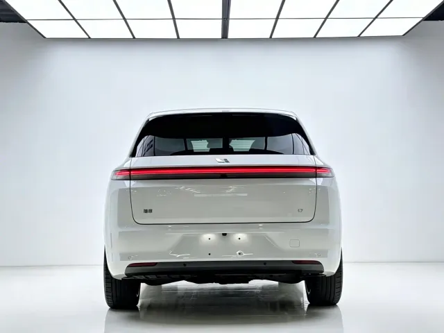 Li Auto L7 — Фото автомобиля 5