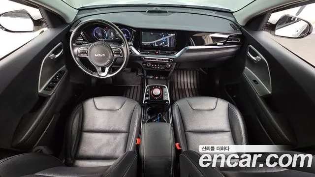 Kia Niro — Фото автомобиля 7