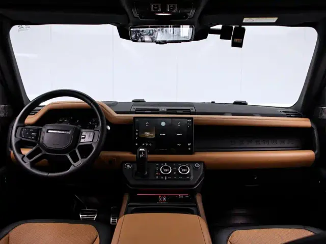Land Rover Defender — Фото автомобиля 5