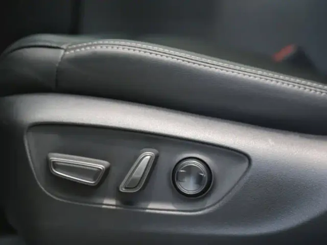 Toyota Prado — Фото автомобиля 12