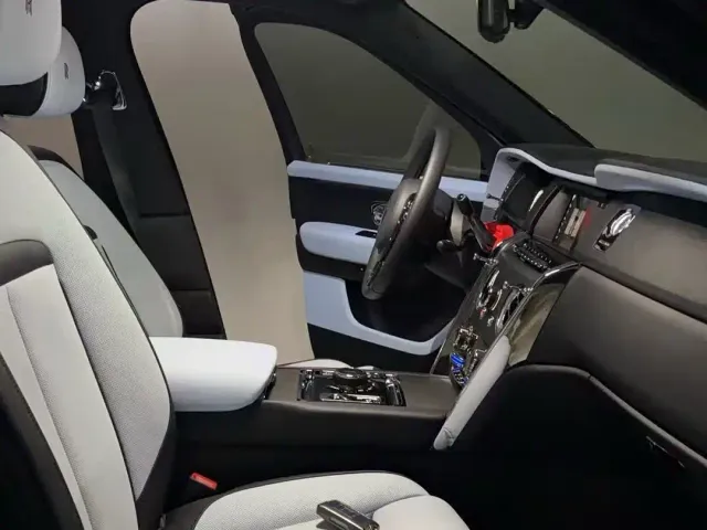 Rolls-Royce Cullinan — Фото автомобиля 9