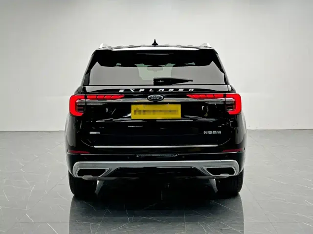 Ford Explorer — Фото автомобиля 5