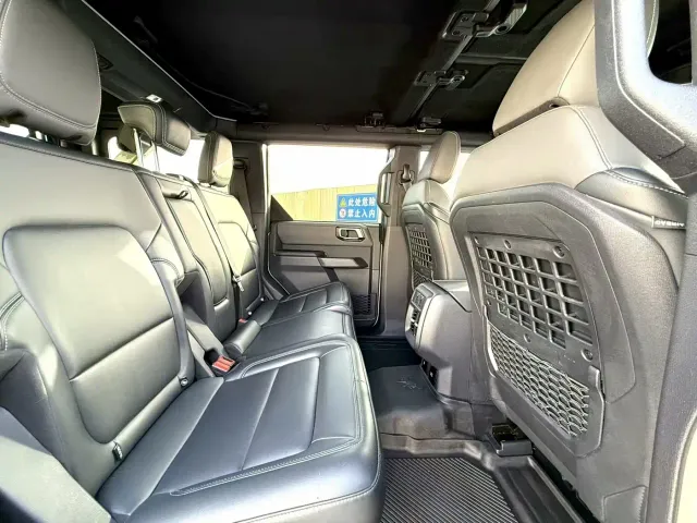 Ford Bronco — Фото автомобиля 6