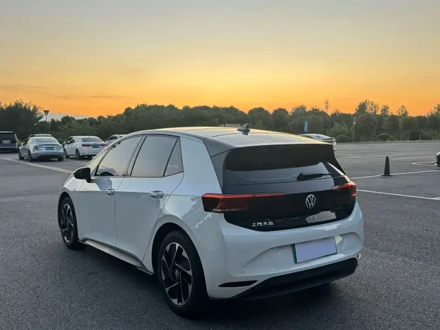 Volkswagen ID.3 — Фото автомобиля 11