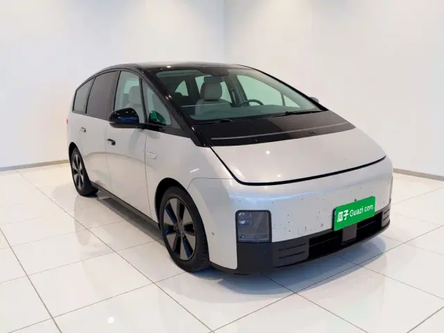 Li Auto Li Auto MEGA 2024 Ultra — Фото автомобиля 3