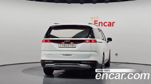 Kia Carnival — Фото автомобиля 4