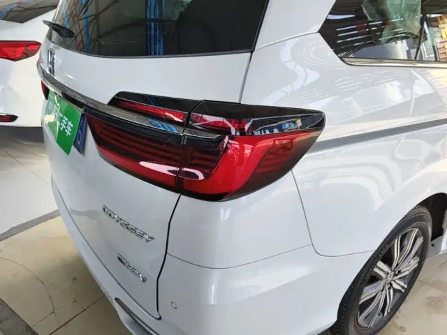 Honda Odyssey — Фото автомобиля 7