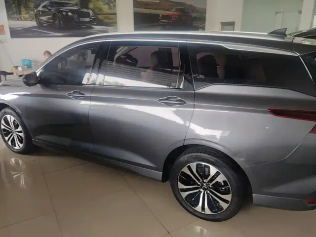 Wuling Victory — Фото автомобиля 4
