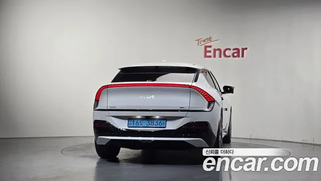 Kia EV6 — Фото автомобиля 4