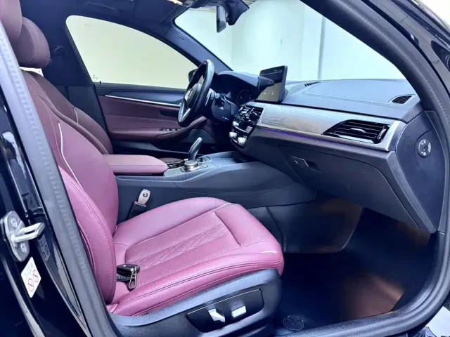 BMW 5 Series — Фото автомобиля 11
