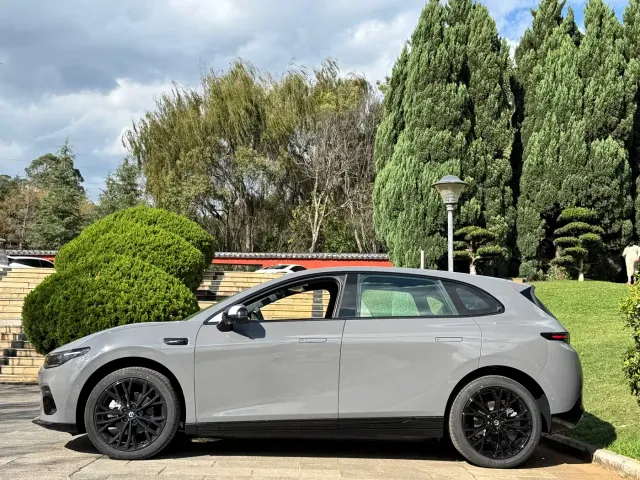 Leapmotor Lafa 5 — Фото автомобиля 4