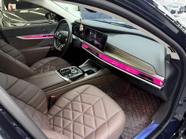 BMW 7 Series — Фото автомобиля 14