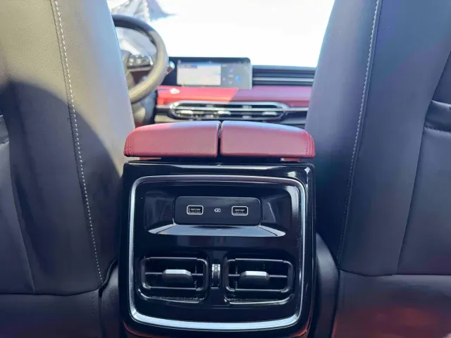 Jetour X70 Plus — Фото автомобиля 18
