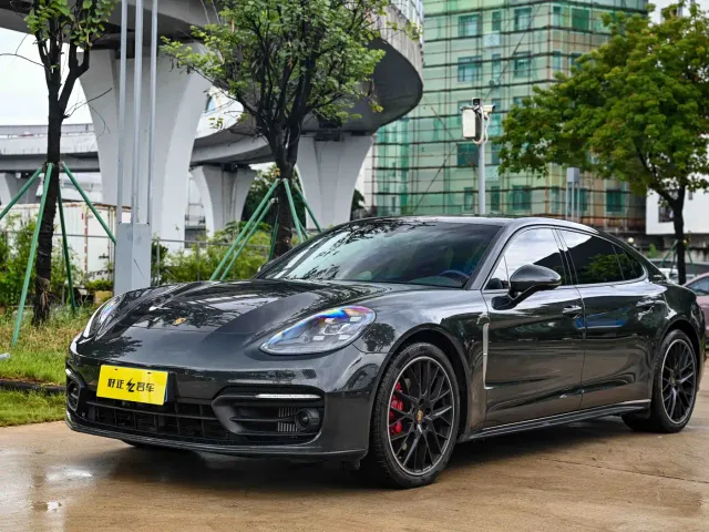 Фотография автомобиля — Porsche Panamera