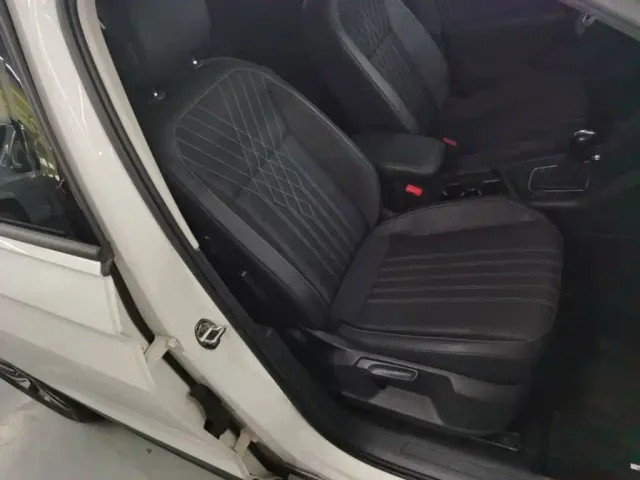Volkswagen Tiguan L — Фото автомобиля 24