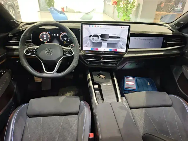 Volkswagen Passat — Фото автомобиля 9